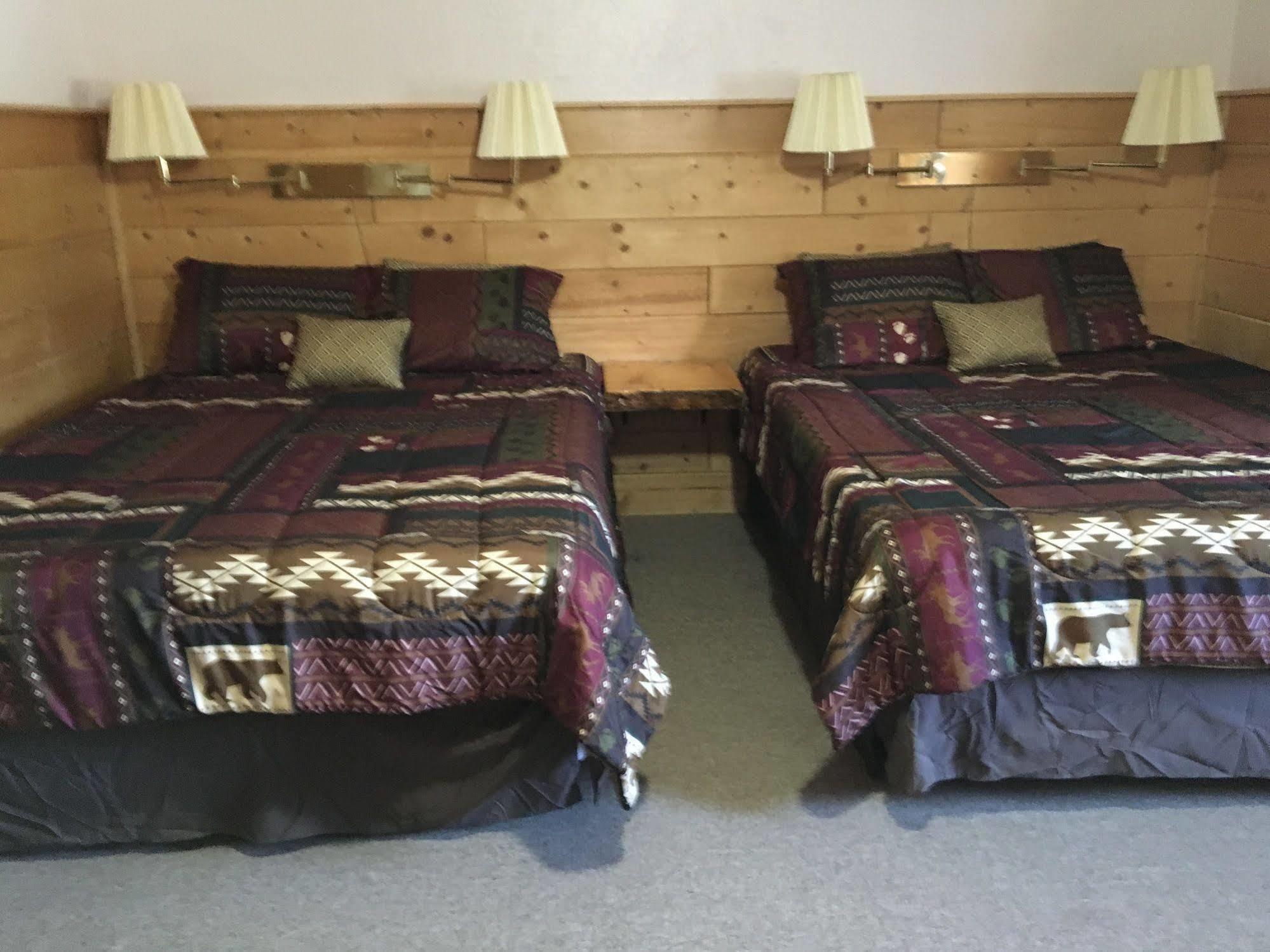 Chinook Winds Motel Dubois Ngoại thất bức ảnh