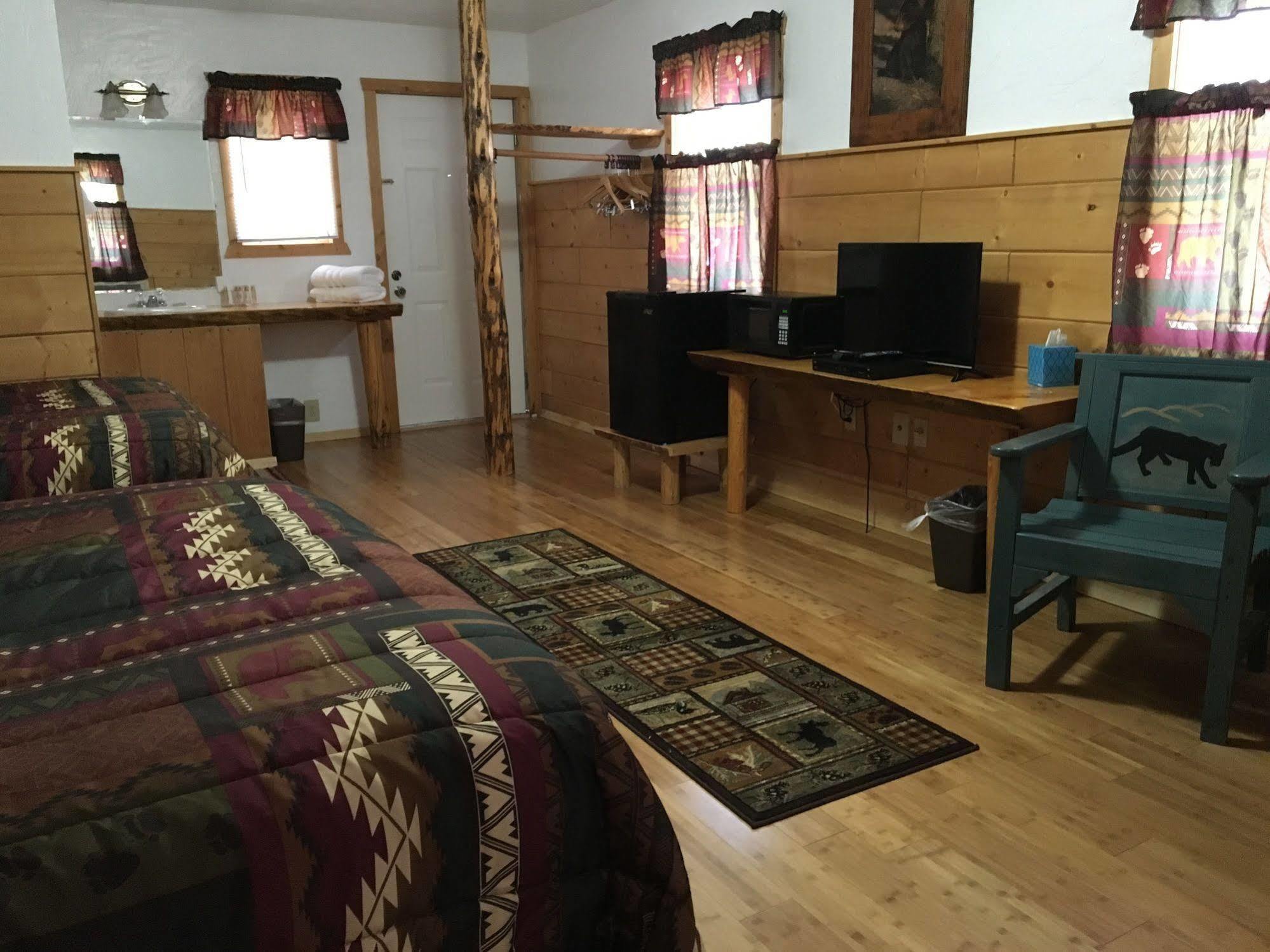 Chinook Winds Motel Dubois Ngoại thất bức ảnh
